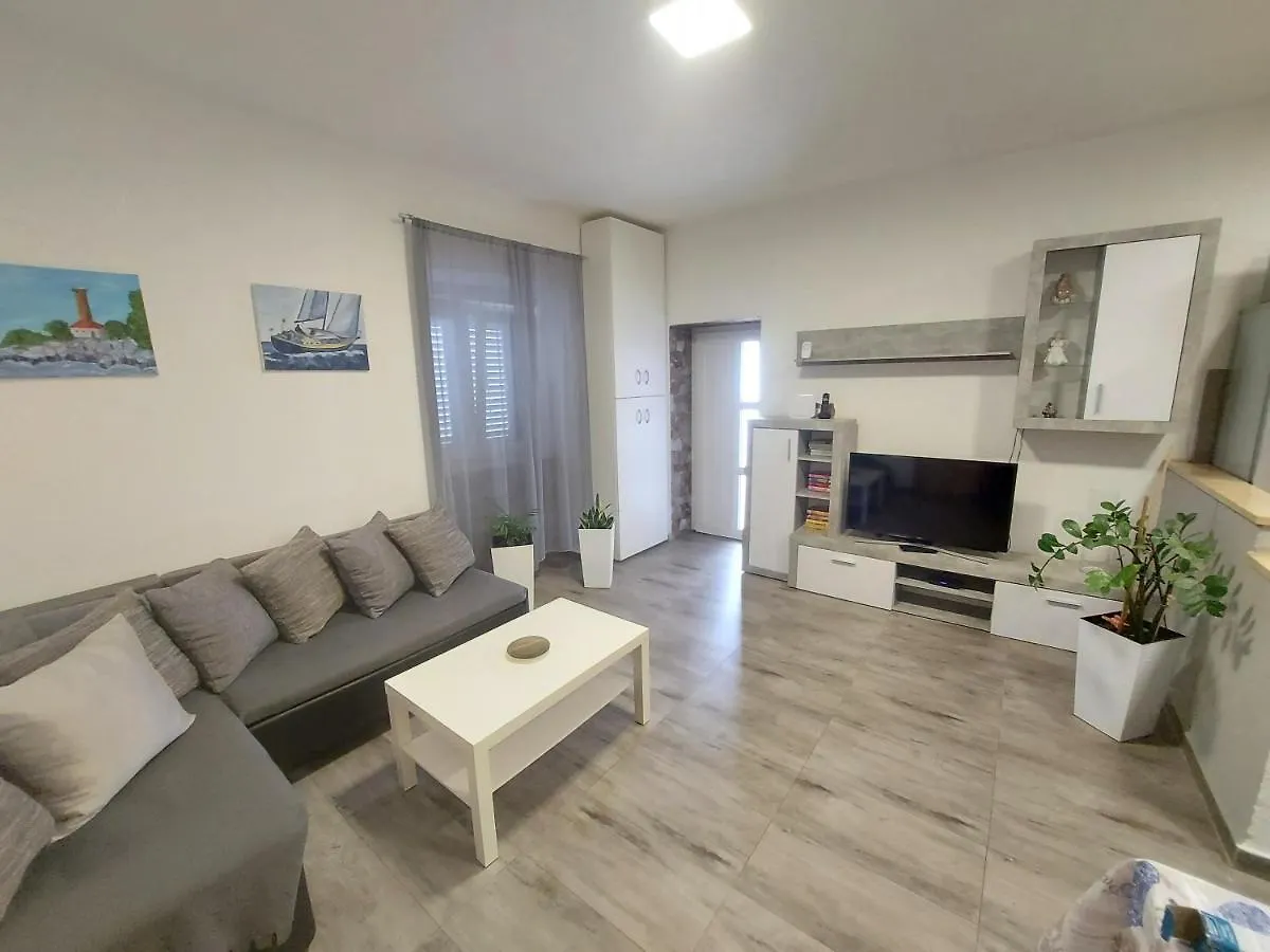 Apartman Marko Fažana アパート